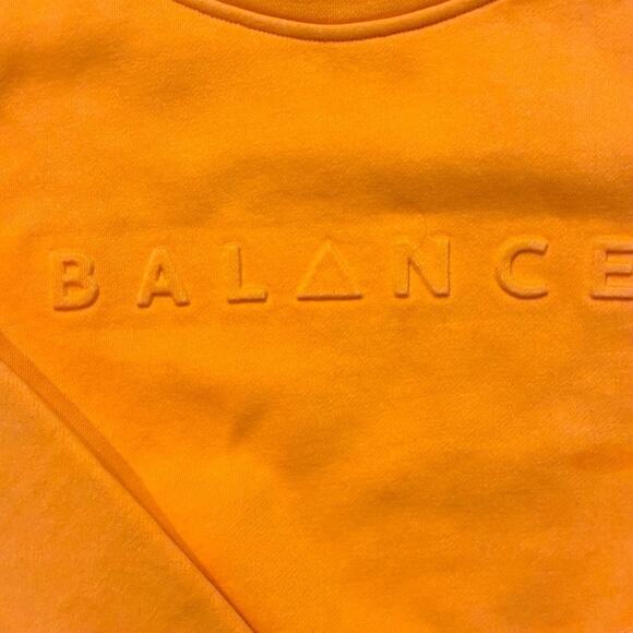 Balance Athletica Vitality Cropped Crew Neck Vibrant Orange Cropped Top Size: XS - Picture 4 of 7